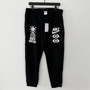 BNWT Nike graphic print jogger fleece tech sweatpants in black